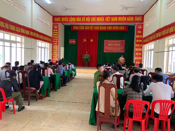 Xã Ea Khăl mở đợt cao điểm vận động nhân dân giao nộp và đấu tranh với tội phạm, vi phạm pháp luật về vũ khí, vật liệu nổ, công cụ hỗ trợ.
